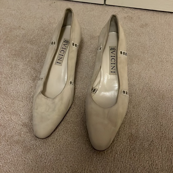 Shoes - Picture 7 of 8